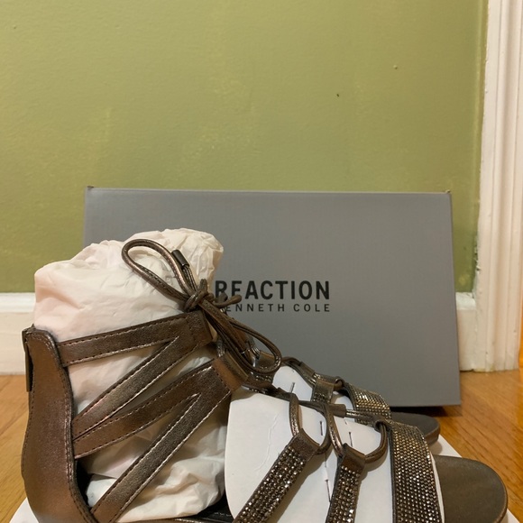 New Kenneth Cole Lost Look Gladiator Laceup Sandal - Picture 3 of 12